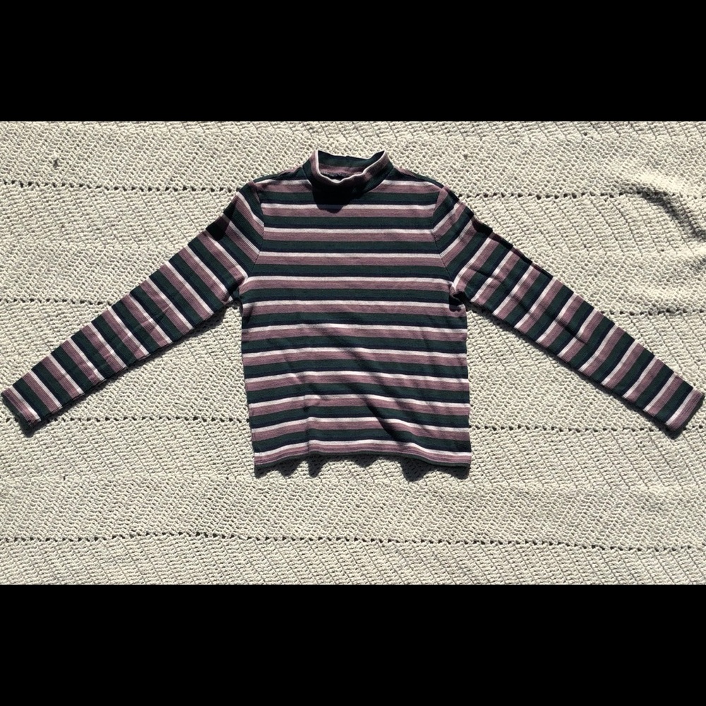 Long sleeve mock neck shirt